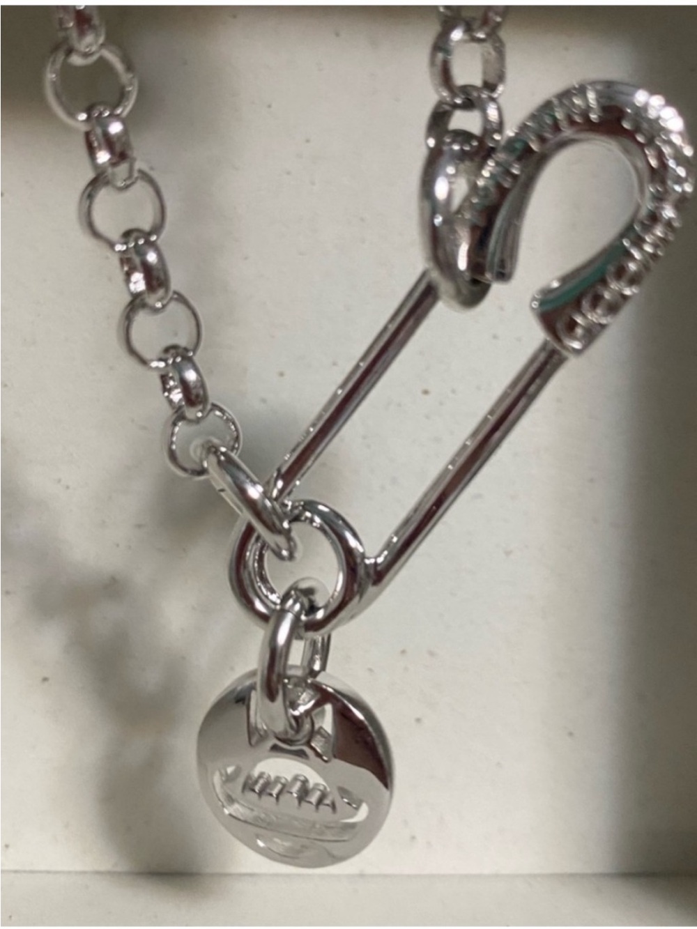 Vivienne Westwood Imogene necklace - Picture 4 of 7